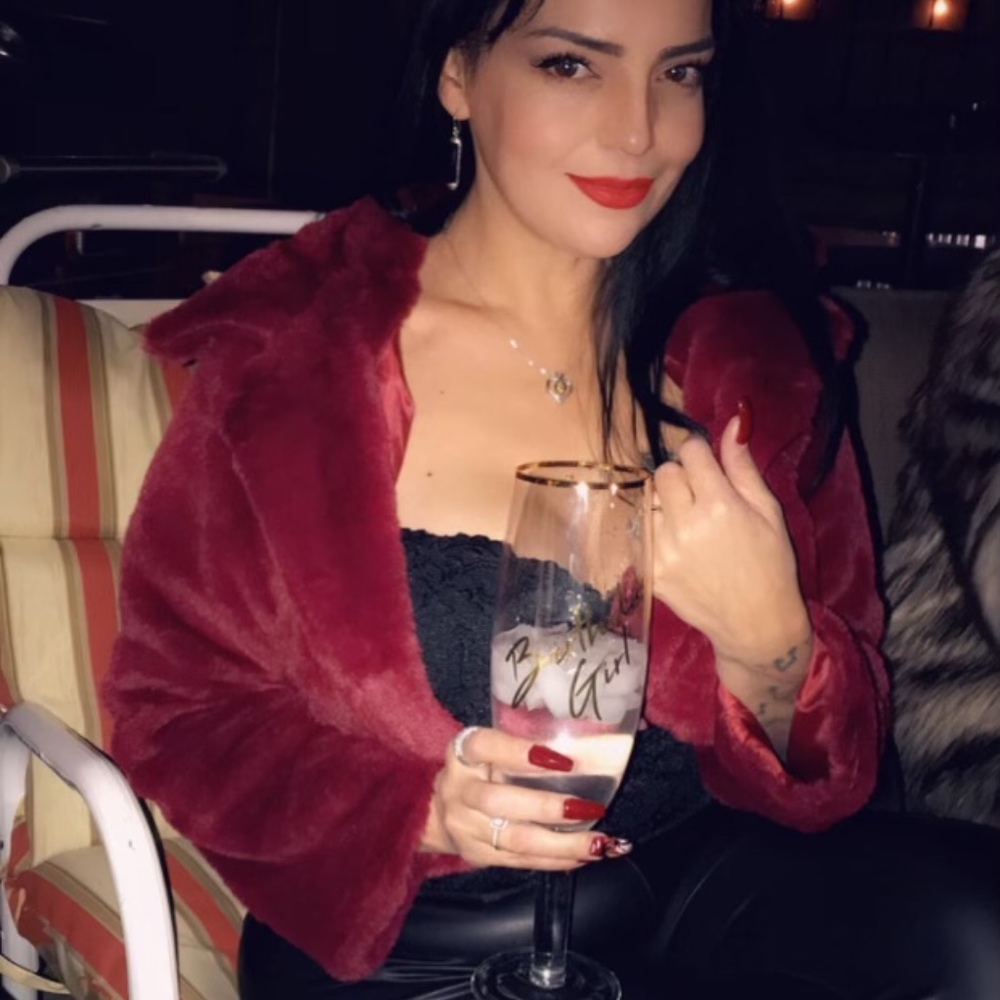 Meet your Posher, Maria